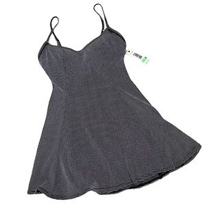 Anne Cole Sexy Slimming B&W Skirted One-piece Suit